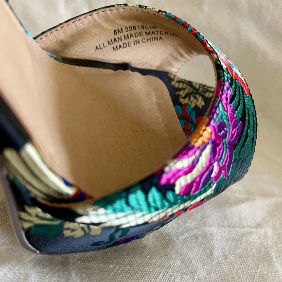 Floral Brocade Platform Heels by It’s women’s size 8 - Picture 11 of 13